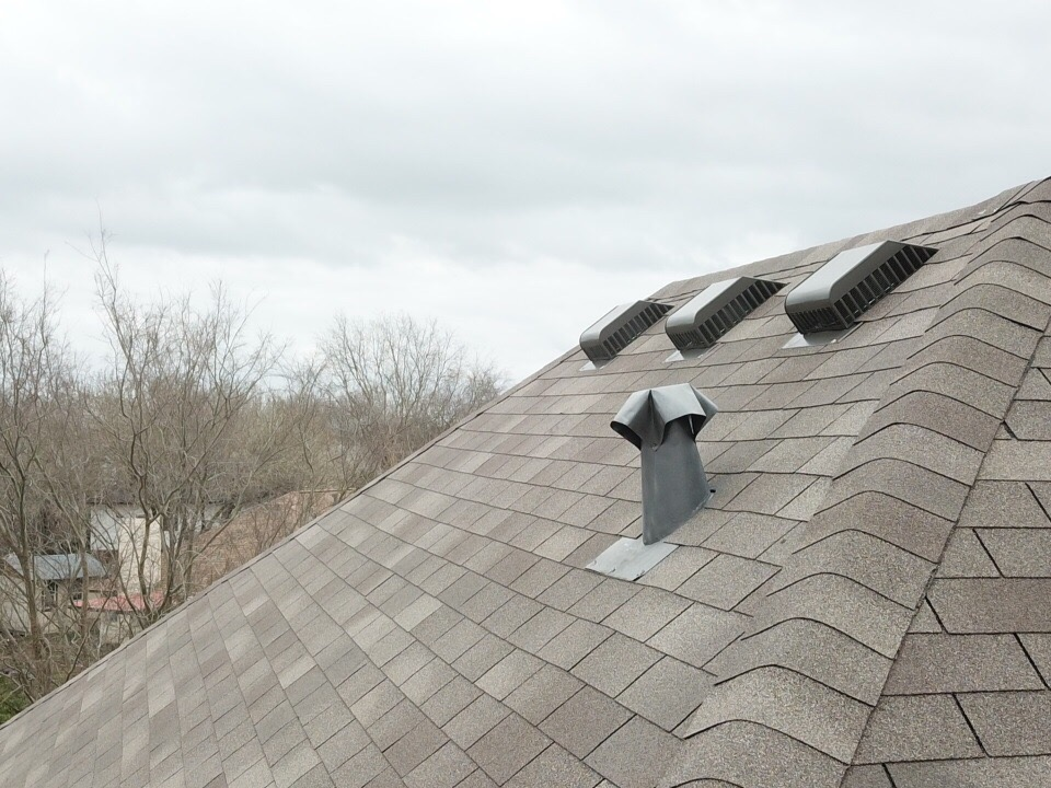 Slide of K&D Roofing