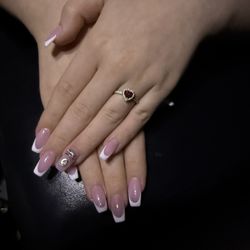L A Nails