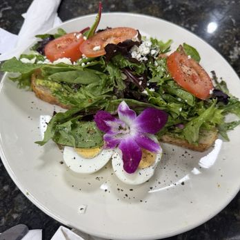 Tata's Cafe - Avocado toast with sliced tomatoes - Breakfast & Brunch Near Me - Hawthorne, California Tata's Cafe - Avocado toast with sliced tomatoes - Breakfast & Brunch Near Me - Hawthorne, California