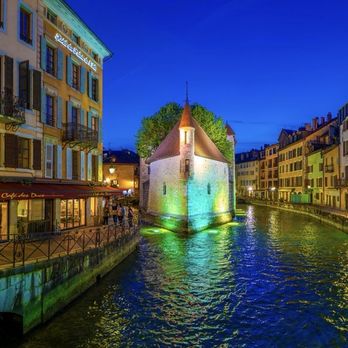 Café des Ducs - Si Charmant! May 2025. - Restaurants Near Me - Annecy, 74 Café des Ducs - Si Charmant! May 2025. - Restaurants Near Me - Annecy, 74