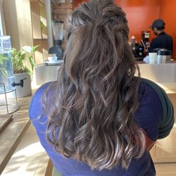 Bridesmaid's hair a few minutes after our appointment, before recurling.