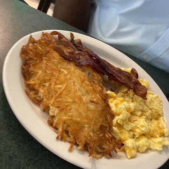 Metro Diner - American Near Me - Dothan, Alabama Metro Diner - American Near Me - Dothan, Alabama
