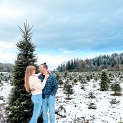 Coates Christmas Trees Farm - The snow made it extra special this year