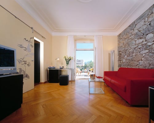 Hotel Aurora by null