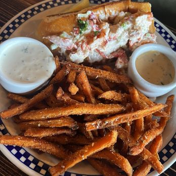 Duke's Seafood Tacoma - Lobster roll - Seafood Near Me - Tacoma, Washington Duke's Seafood Tacoma - Lobster roll - Seafood Near Me - Tacoma, Washington