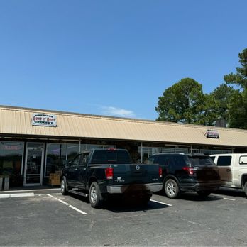 Harrison's Bent & Dent Grocery - Outside - Grocery Near Me - Harrison, Arkansas Harrison's Bent & Dent Grocery - Outside - Grocery Near Me - Harrison, Arkansas