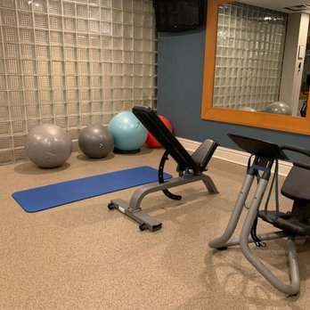 Hilton St. Louis Frontenac - Gym - bench, yoga, balls, etc. - Hotels Near Me - Saint Louis, Missouri Hilton St. Louis Frontenac - Gym - bench, yoga, balls, etc. - Hotels Near Me - Saint Louis, Missouri