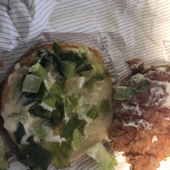 KFC - A mix of sad lettuce and brown, rotten lettuce. - Fast Food Near Me - Charlotte, North Carolina