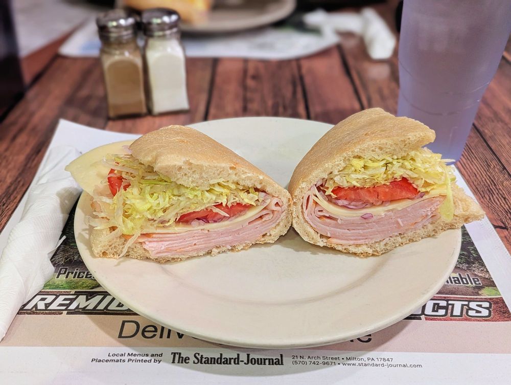 Original Italian Pizza & Family Restaurant Logo