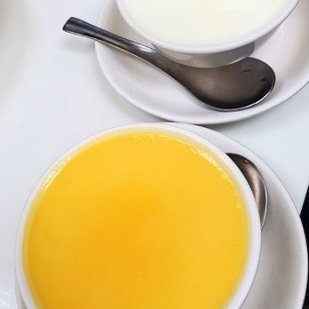 澳洲牛奶公司 - Top: Steamed egg custard pudding Bottom: Steamed milk custard pudding - Hong Kong Style Cafe Near Me - Hong Kong, HK 澳洲牛奶公司 - Top: Steamed egg custard pudding Bottom: Steamed milk custard pudding - Hong Kong Style Cafe Near Me - Hong Kong, HK
