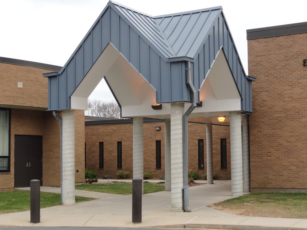 EAST HAMPTON MIDDLE SCHOOL Updated September 2024 19 Childs Rd