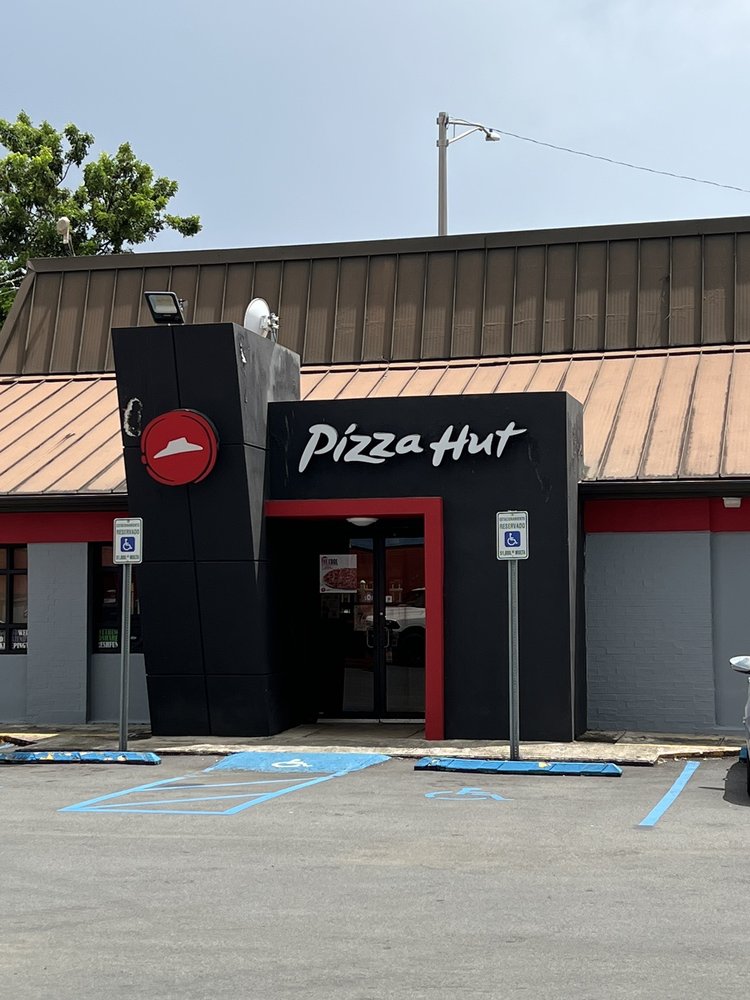 PIZZA HUT Av. Lomas Verdes S/N, Guaynabo, Puerto Rico Pizza