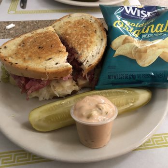 Kravitz Delicatessen - Delis Near Me - Youngstown, Ohio