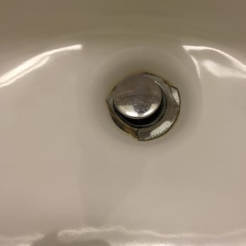 Springhill Suites Pinehurst Southern Pines - Broken sink drain - Hotels Near Me - Pinehurst, North Carolina