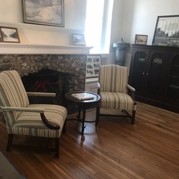 The Old Jail - Community room offers a comfortable work space - Bed & Breakfast Near Me - Tazewell, Virginia The Old Jail - Community room offers a comfortable work space - Bed & Breakfast Near Me - Tazewell, Virginia