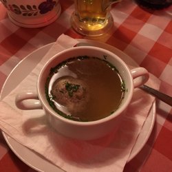 Südtiroler Stubn - Leberknödelsuppe
