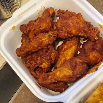 Regino's Pizza - Good wings - Pizza Near Me - Richmond Hill, Ontario