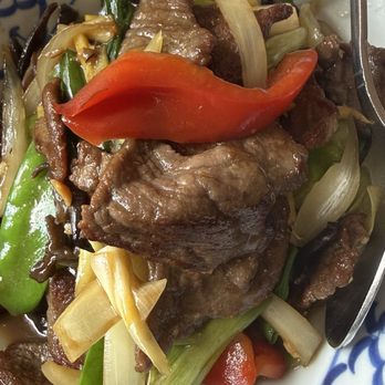 Bangkok Golden - Beef with ginger - Thai Near Me - Fairfax, Virginia Bangkok Golden - Beef with ginger - Thai Near Me - Fairfax, Virginia