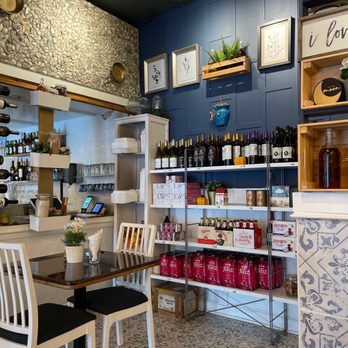 Bodrum Mediterranean Kitchen - Lovely decor - Salad Near Me - Jacksonville, Florida