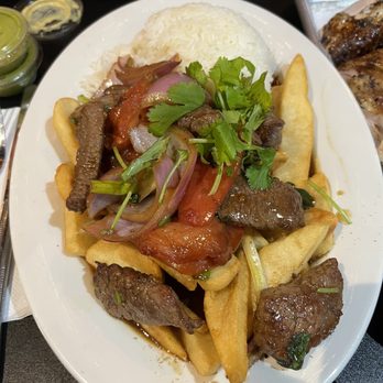 Pipilinka - Lomo Saltado - Peruvian Near Me - Ellicott City, Maryland
