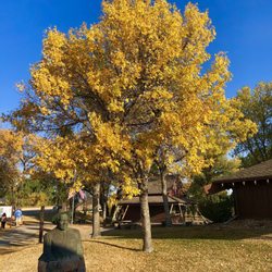Geographical Center of the Nation Monument - Beautiful fall day at the park