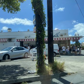 Leonard's Bakery - Bakeries Near Me - Honolulu, Hawaii