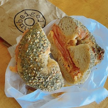 nubeigel - Za'atar beigel with hummus and smoked salmon - Bagels Near Me - Cleveland Heights, Ohio nubeigel - Za'atar beigel with hummus and smoked salmon - Bagels Near Me - Cleveland Heights, Ohio