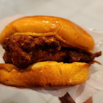 Popeyes Louisiana Kitchen - spicy blackened chicken sandwich - Fast Food Near Me - Willimantic, Connecticut