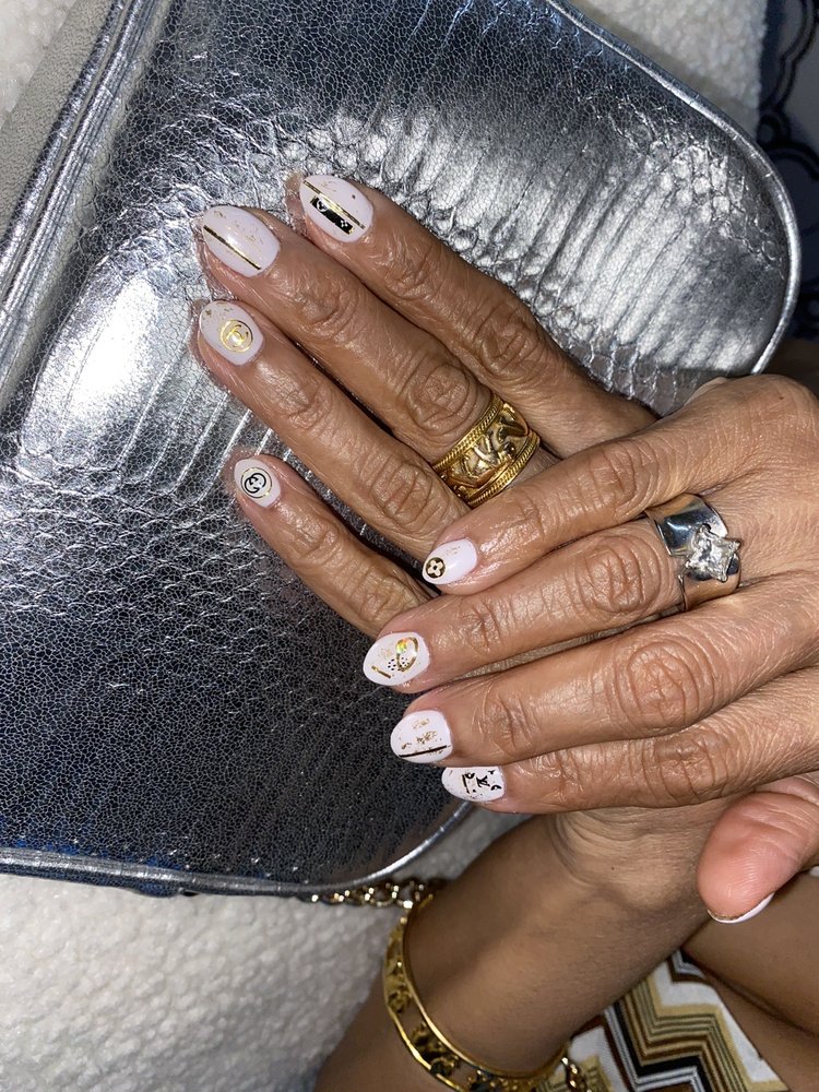 Pixie Dust Nail Studio Logo