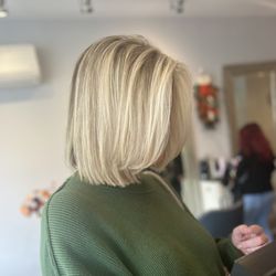 Color Lounge - Highlights & Cut by Emina