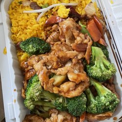 Chuang Chef Chinese Restaurant - Chicken and broccoli