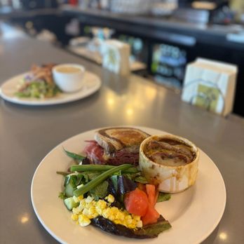One Bistro - Lunch Trio One Bistro - American Near Me - Norwood, Massachusetts One Bistro - Lunch Trio One Bistro - American Near Me - Norwood, Massachusetts