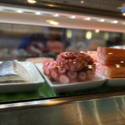 Nori Sushi Grill & Sake Bar - Bar area, fresh fish