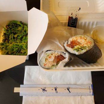 Rollin' Fresh - Always Sunny roll with Goma Seaweed Salad via Doordash delivery. Came we 3 pieces of ginger and really overcooked rice. Meh. - Sushi Bars Near Me - Portland, Oregon