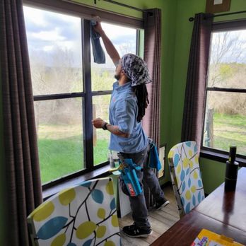 Agenda Window Cleaning - Dining room windows looked like new! Check the view! - Window Washing Near Me