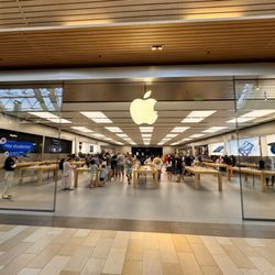 Apple Christiana Mall