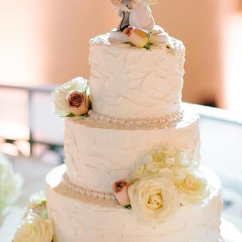 Casey's Cupcakes - Stunning Wedding Cake! Red Velvet, butter cream, and vanilla. YUMMMMM - Cupcakes Near Me - Riverside, California Casey's Cupcakes - Stunning Wedding Cake! Red Velvet, butter cream, and vanilla. YUMMMMM - Cupcakes Near Me - Riverside, California