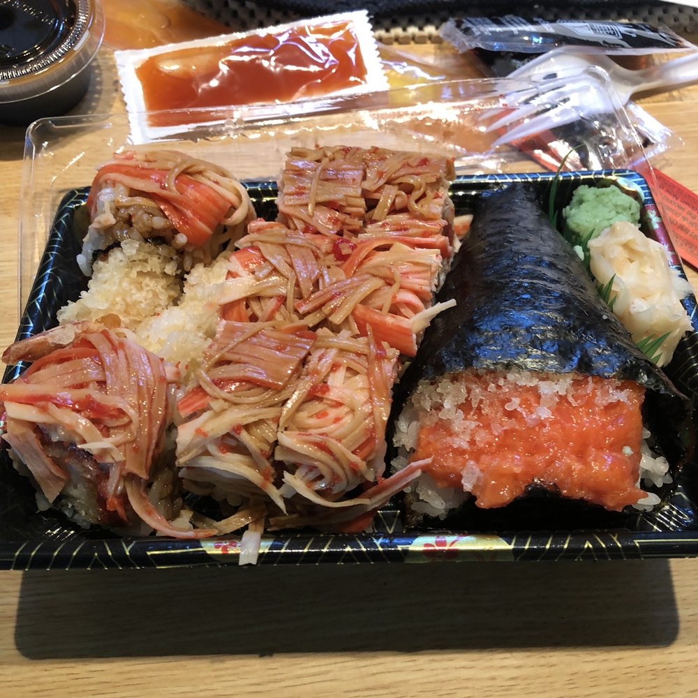 Angry dragon roll-Spicy salmon roll