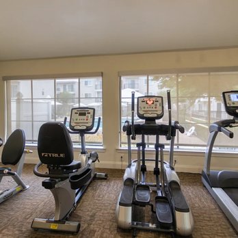 The Summit at Midtown - Fitness Center with Free Weights - Apartments Near Me - Dallas, Texas The Summit at Midtown - Fitness Center with Free Weights - Apartments Near Me - Dallas, Texas