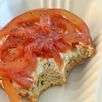 Pipsqueak Bagels - Rosemary sea salt bagel with scallion cream cheese and heirloom tomato - Bagels Near Me - Portland, Oregon Pipsqueak Bagels - Rosemary sea salt bagel with scallion cream cheese and heirloom tomato - Bagels Near Me - Portland, Oregon