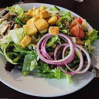Britannia Arms - dinner salad; dressing was on the side. - British Near Me - San Jose, California Britannia Arms - dinner salad; dressing was on the side. - British Near Me - San Jose, California