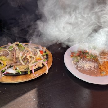 Cielito Lindo - Chicken and steak fajitas and toppings, rice and beans - Mexican Near Me - Eagan, Minnesota