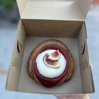 La Bicyclette Bakery - Fig Jam Croissant (~$8) - Bakeries Near Me - Brooklyn, New York