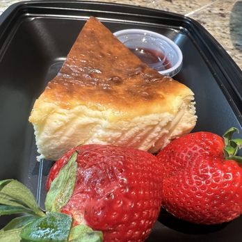 1228 Main - Mushy strawberry we should not have received. - Bakeries Near Me - Las Vegas, Nevada