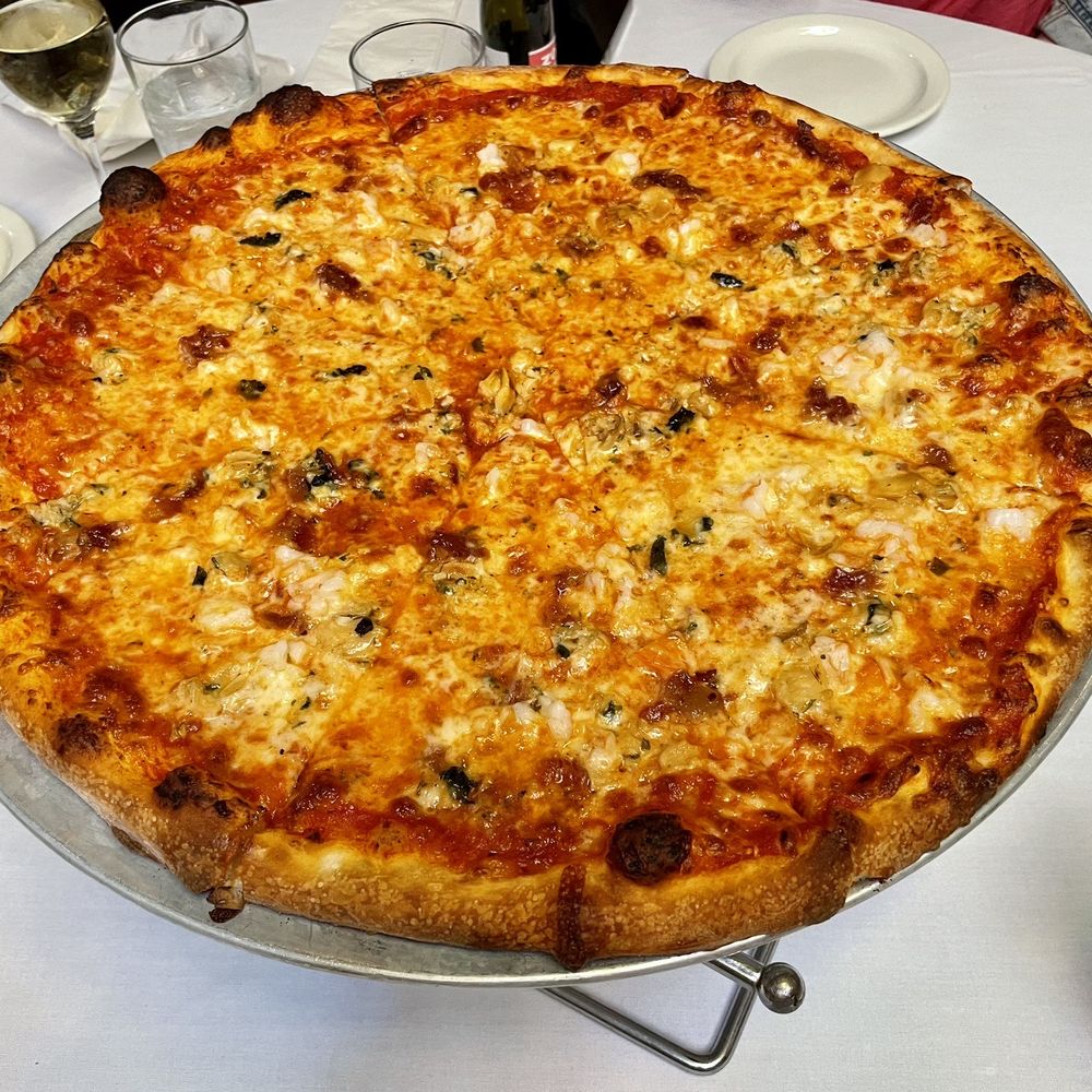 Pellicci's - The Amalfi Pizza - Italian Near Me - Stamford, Connecticut