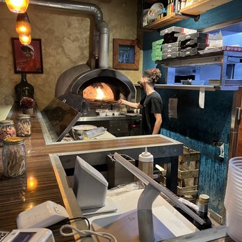 Aglio e Olio - Il pizzaiolo - Pizza Near Me - Guaynabo, Puerto Rico