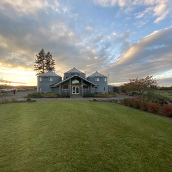 Abbey Road Farm - Bed & Breakfast Near Me - Carlton, Oregon Abbey Road Farm - Bed & Breakfast Near Me - Carlton, Oregon