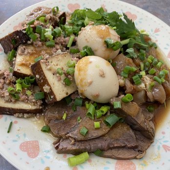 Seasons Taiwanese Eatery - 5. Braised Item Combo Platter - Taiwanese Near Me - Honolulu, Hawaii Seasons Taiwanese Eatery - 5. Braised Item Combo Platter - Taiwanese Near Me - Honolulu, Hawaii