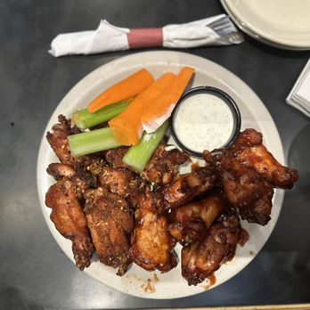Kilroys Bar and Grill - Cajun dry rub and hot bbq wings - New American Near Me - Indianapolis, Indiana