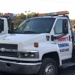 Manny's Towing